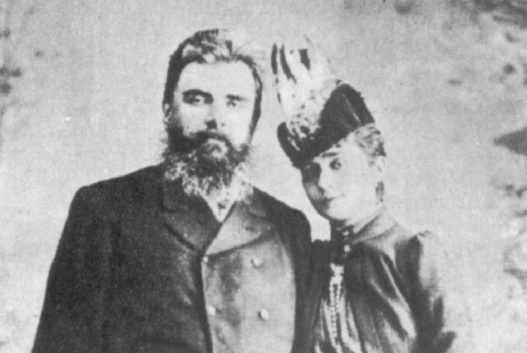Public Domain — A couple photographed in the 1870s. La Païva married Count Guido Henckel von Donnersmarck that decade; his wedding gift was a diamond necklace once owned by Empress Eugénie.