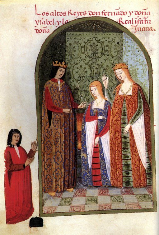 The inscription names the figures: King Ferdinand (left), Queen Isabella (right), and the young Juana between them. A 15th-century illuminated manuscript portrait of the family.
