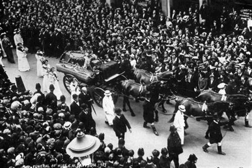 Emily Davison's coffin arrives at Victoria Station in London on June 14, 1913, ahead of her funeral procession.